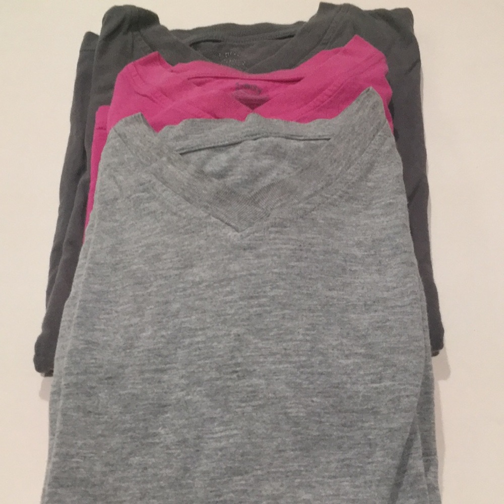 3 Lady foot locker t shirts